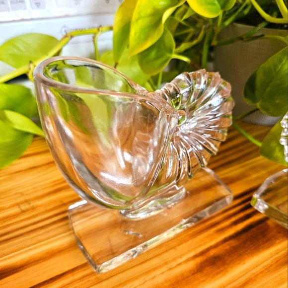 1940's Martinsville glass NAUTILUS conch bookend vases - Picture 5 of 7